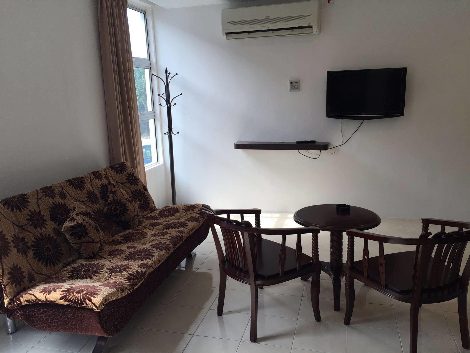 Havona Hotel - Taman Tropika Kulai Exterior foto