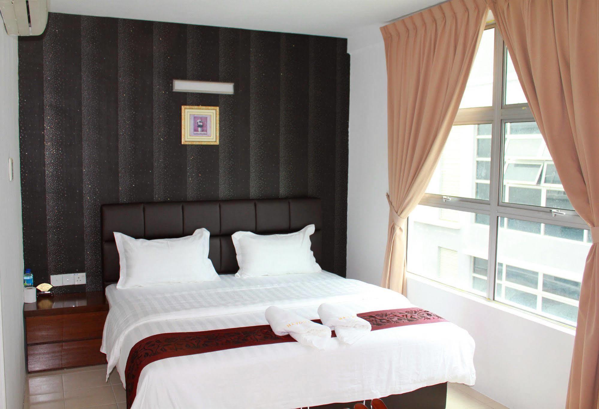 Havona Hotel - Taman Tropika Kulai Exterior foto