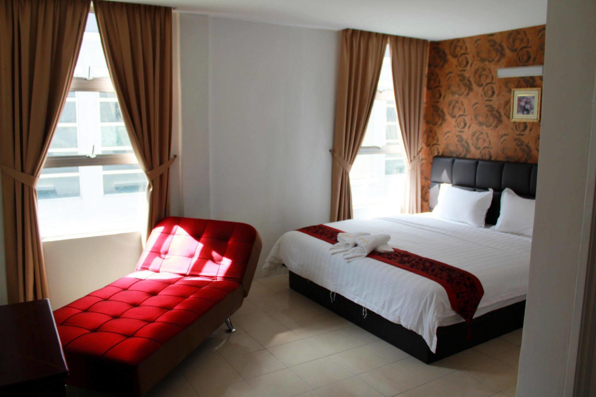 Havona Hotel - Taman Tropika Kulai Exterior foto