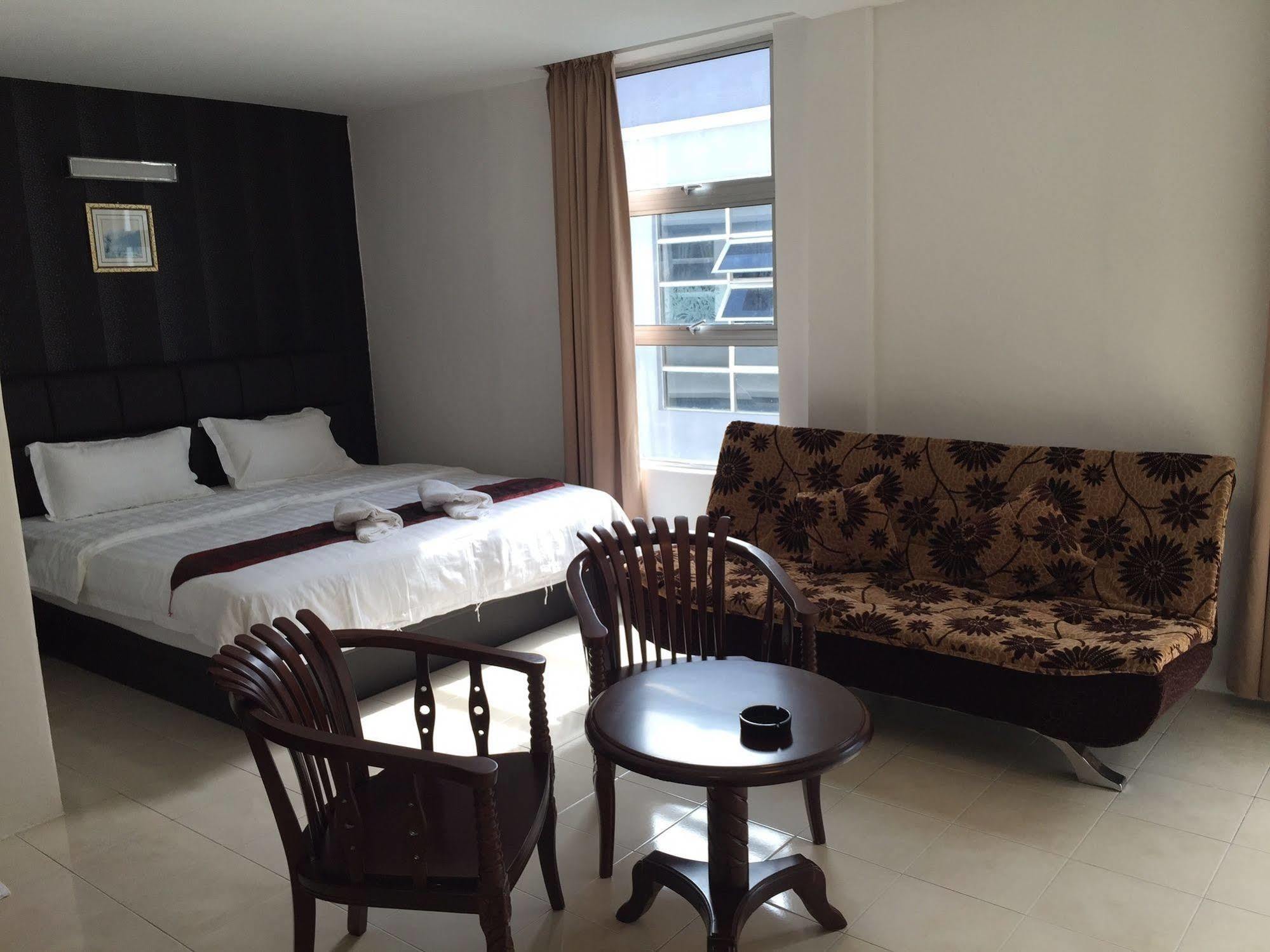 Havona Hotel - Taman Tropika Kulai Exterior foto