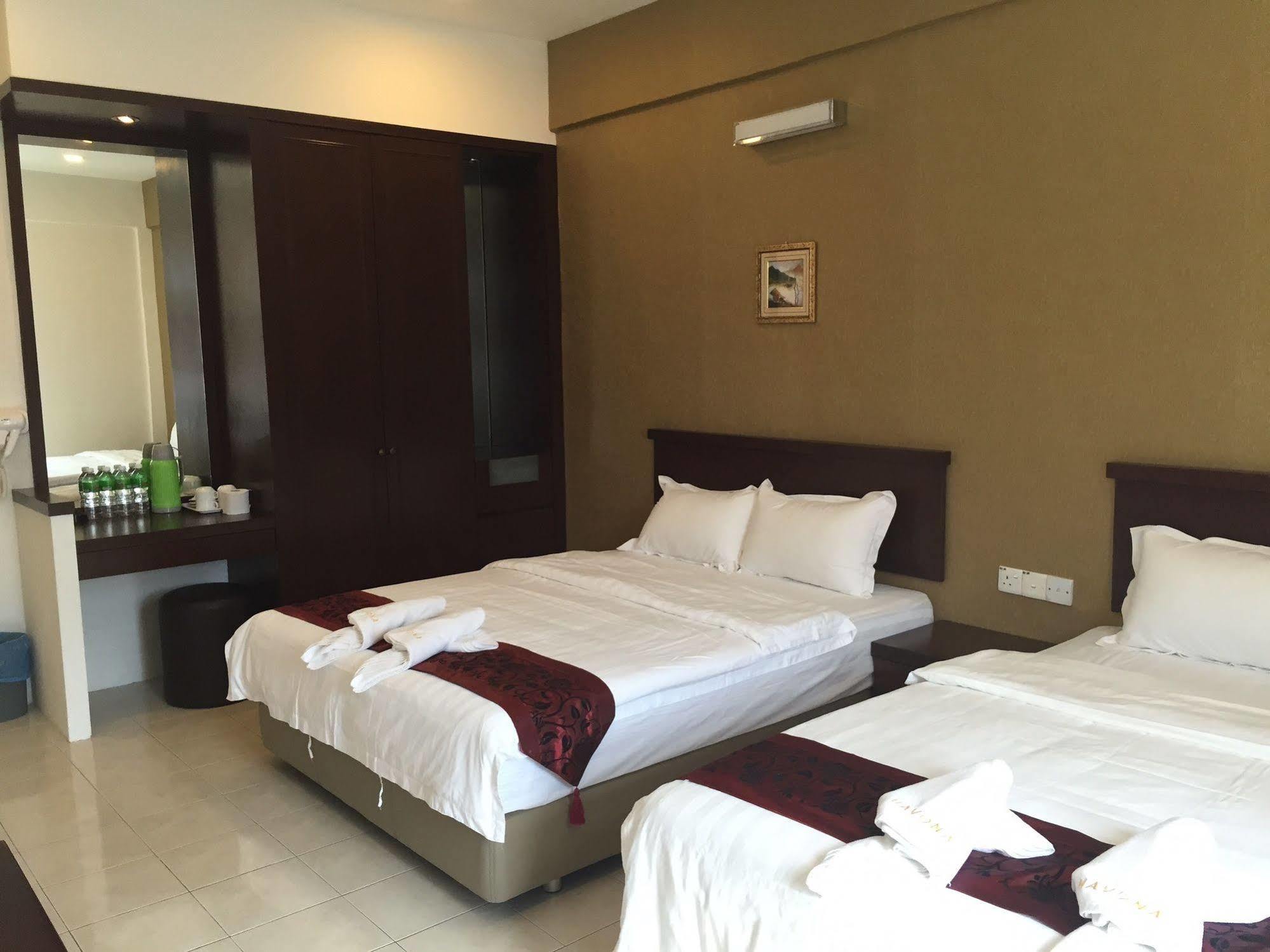 Havona Hotel - Taman Tropika Kulai Exterior foto